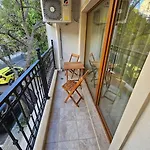 Апартаменты Serenity In The Heart Of With Free Parking *